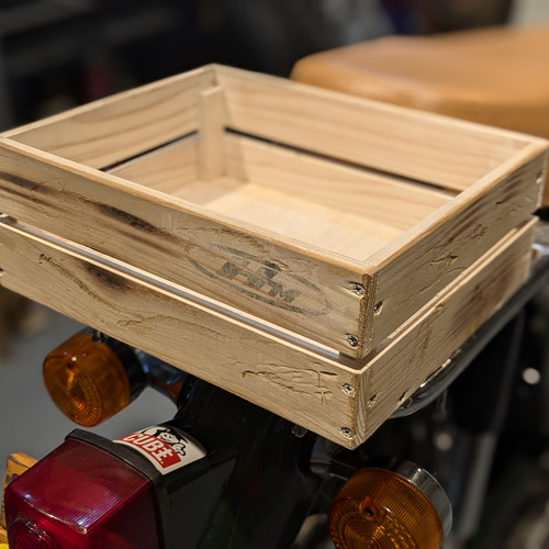 アンティークで可愛い木箱 スーパーカブやクロスカブ、自転車に