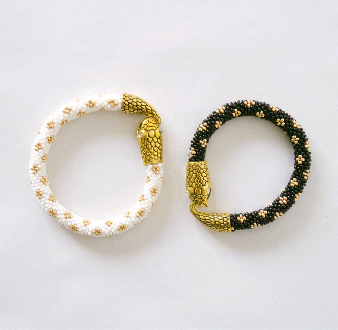 【ダイヤ柄ヘビ】クラシカルなブレスレット｜神聖な蛇モチーフ・お守りに｜チューブクロッシェ