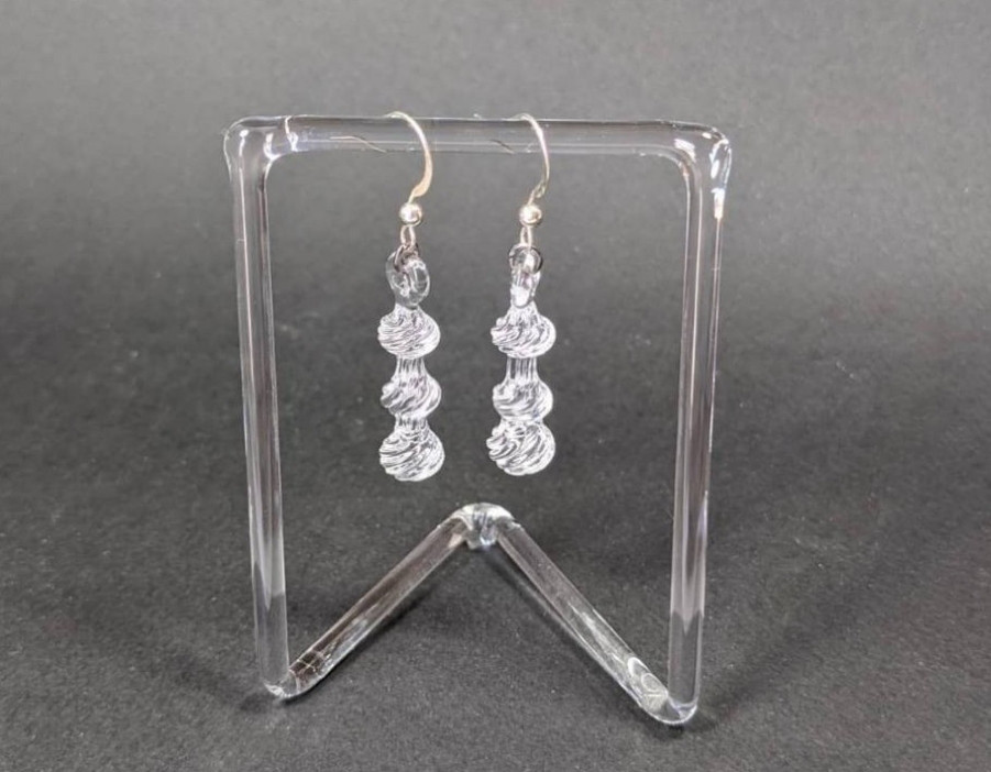 ガラスの透明ピアス