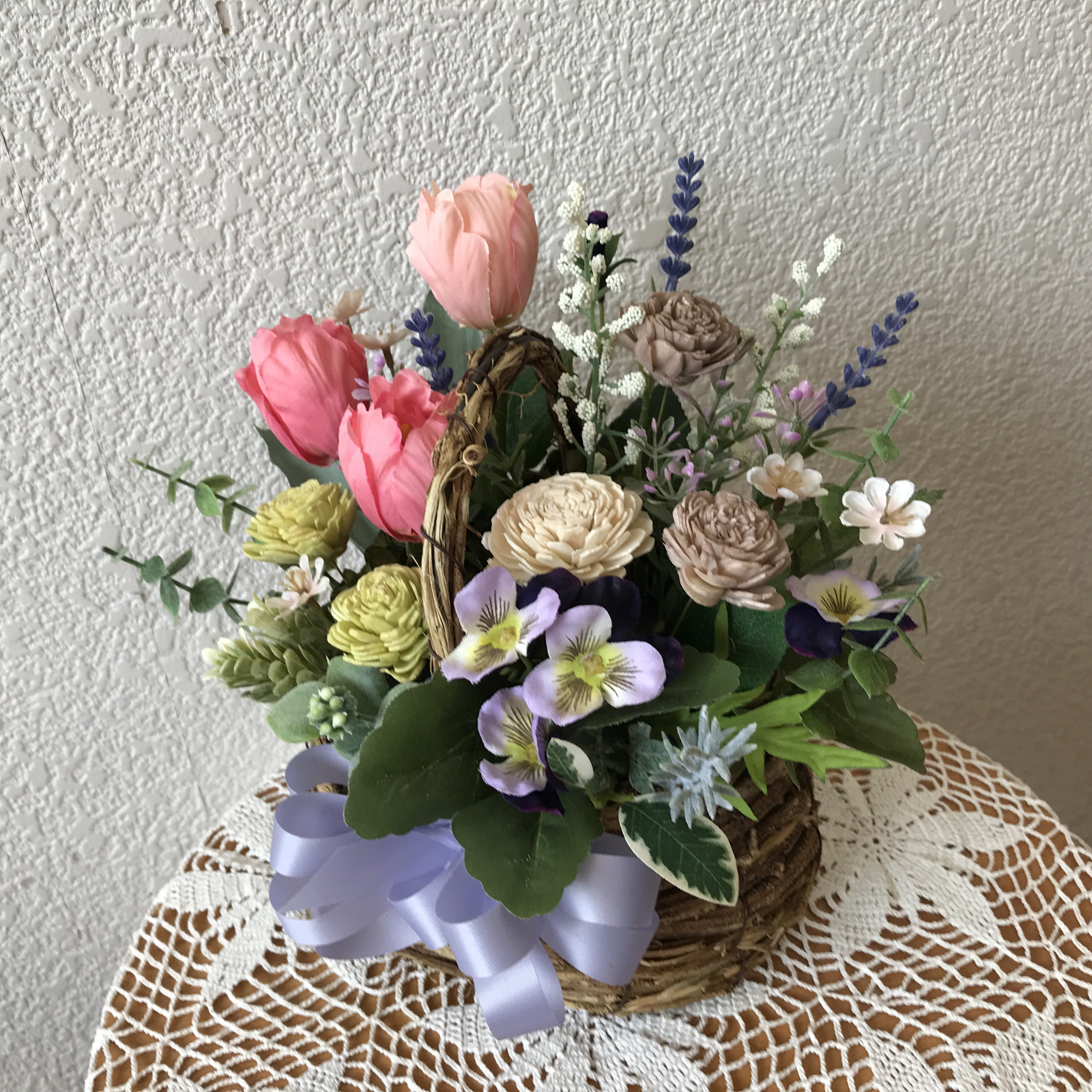 《新作＊感謝のギフト》️庭先のチューリップとパンジーのバスケットアレンジ（受注制作＊値下げしました）