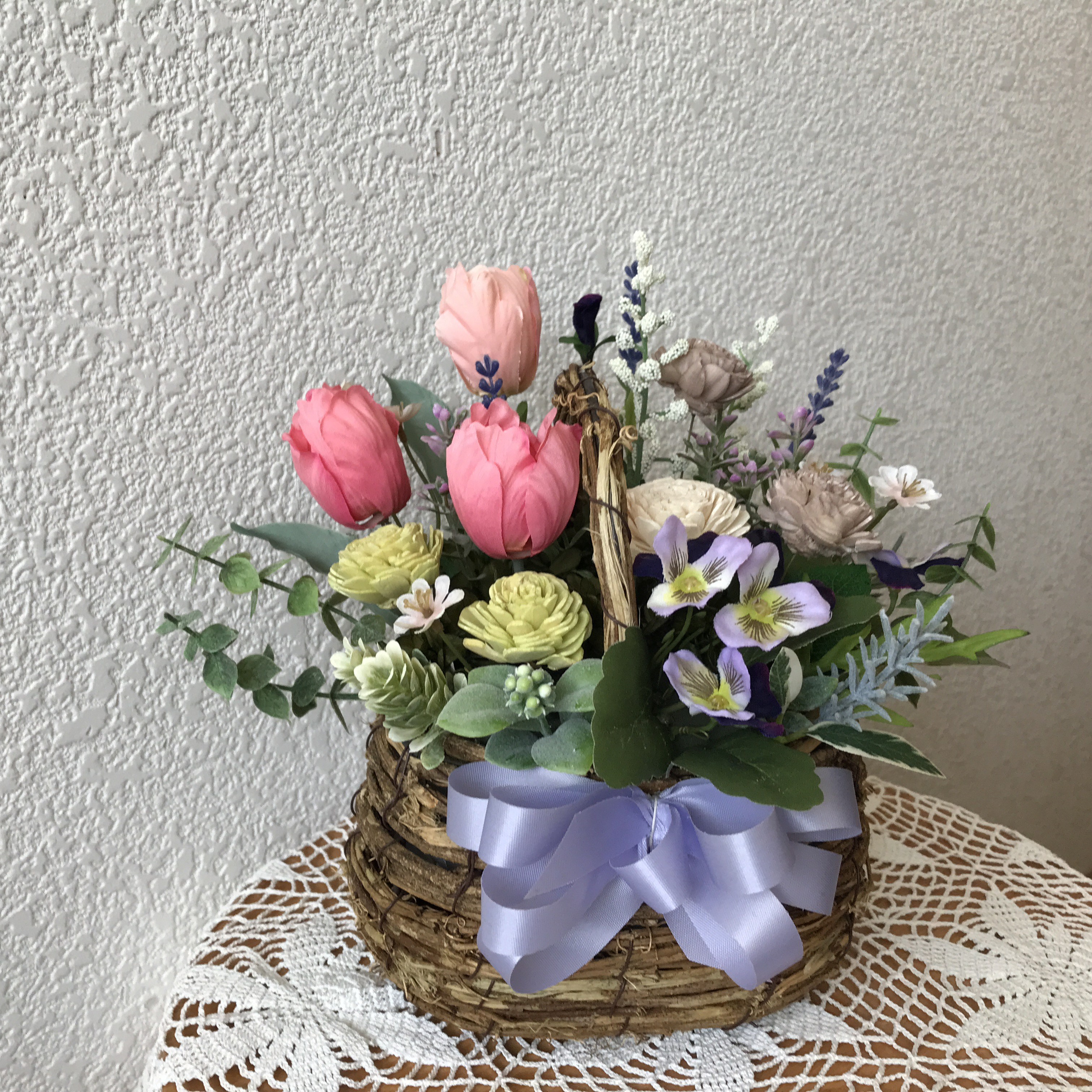 《新作＊感謝のギフト》️庭先のチューリップとパンジーのバスケットアレンジ（受注制作＊値下げしました）