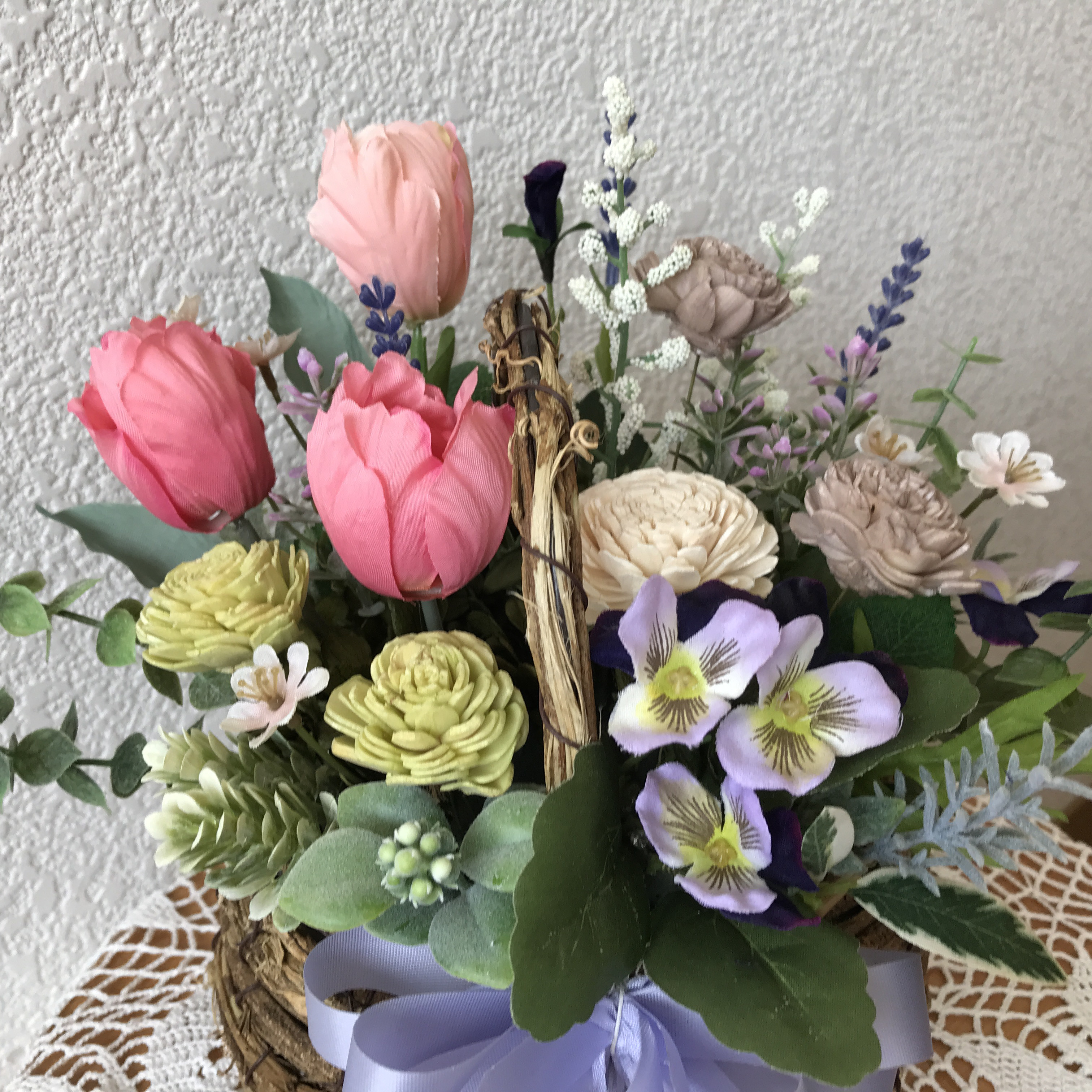 《新作＊感謝のギフト》️庭先のチューリップとパンジーのバスケットアレンジ（受注制作＊値下げしました）