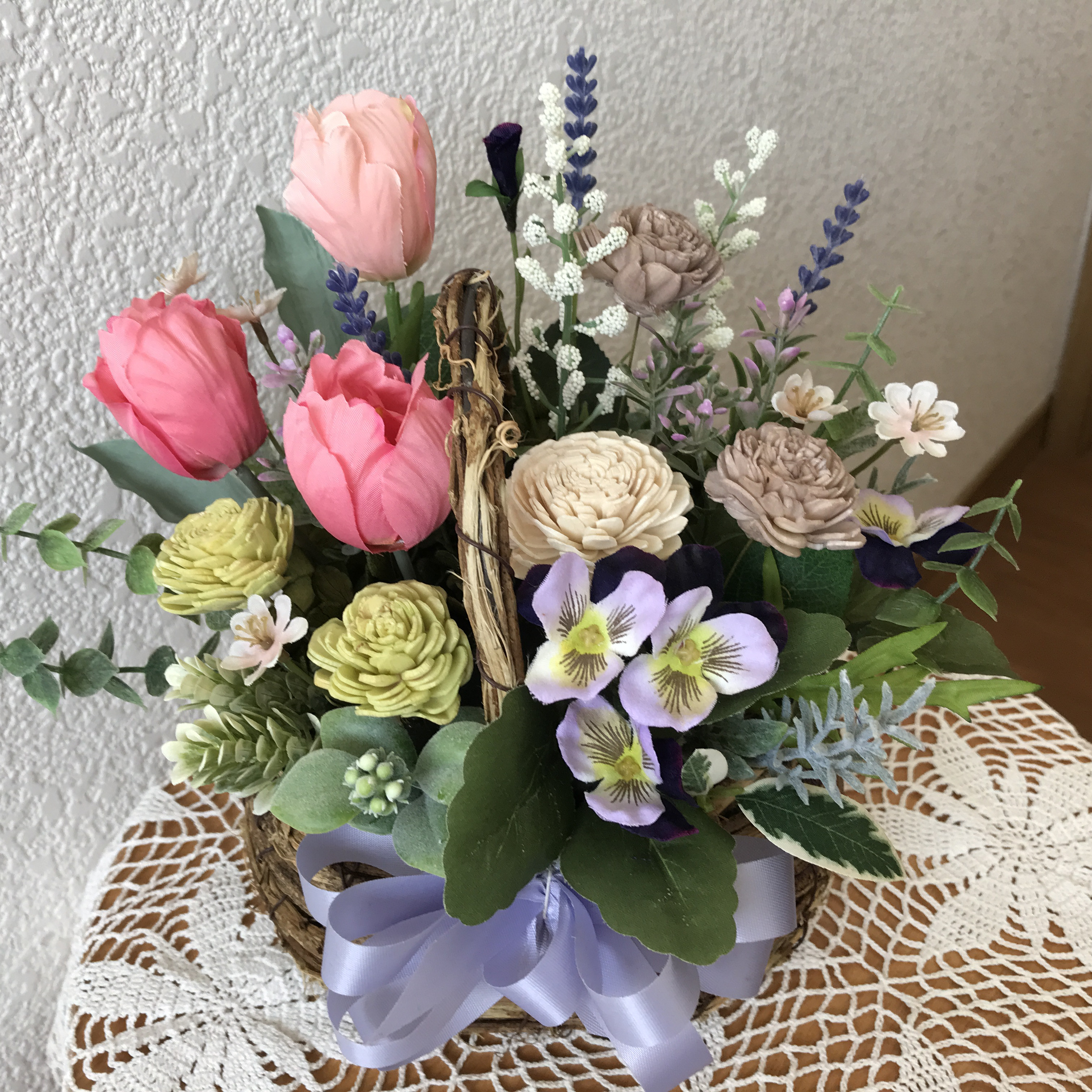 《新作＊感謝のギフト》️庭先のチューリップとパンジーのバスケットアレンジ（受注制作＊値下げしました）