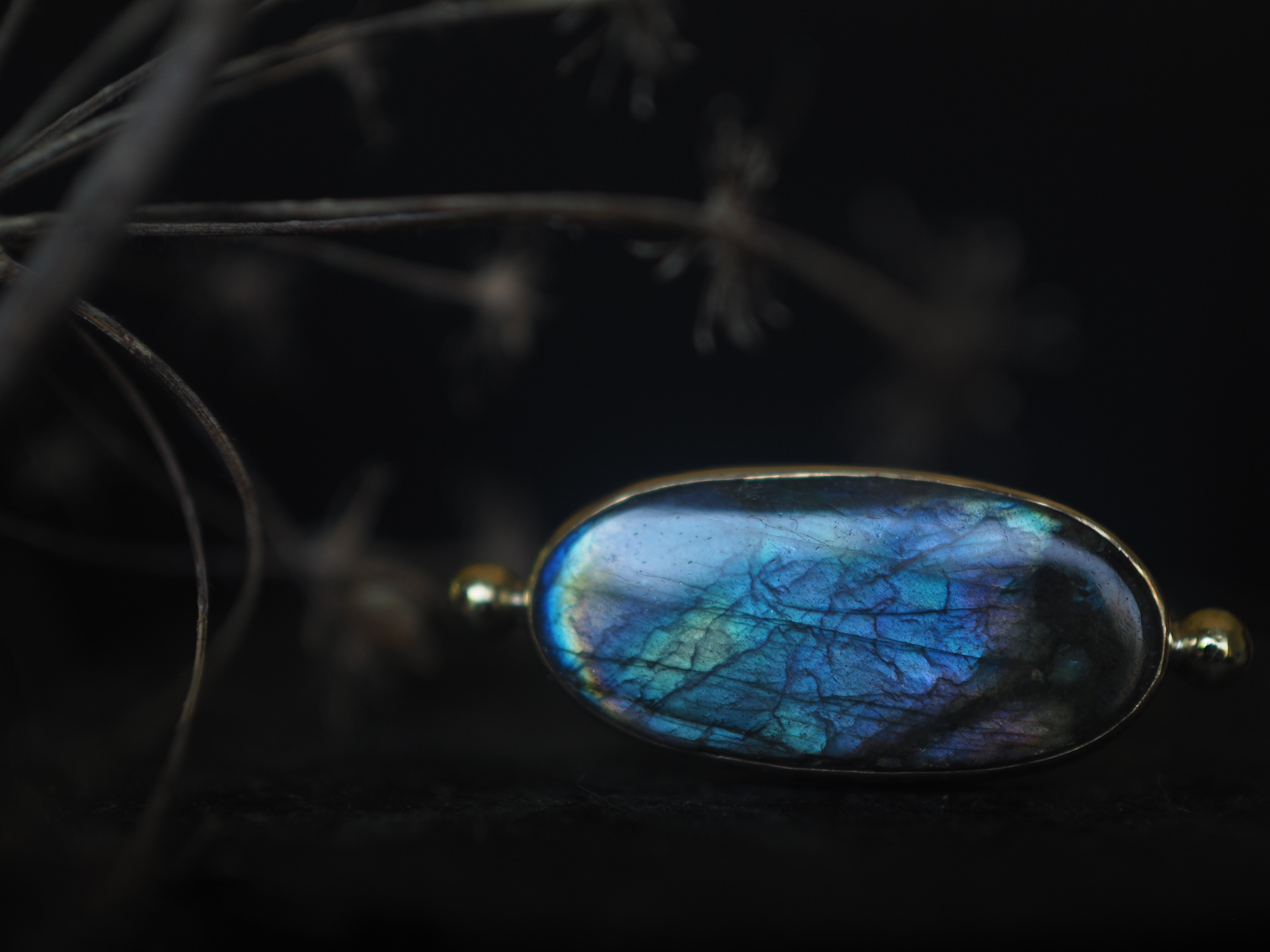 labradorite brass bangle (sanshun)
