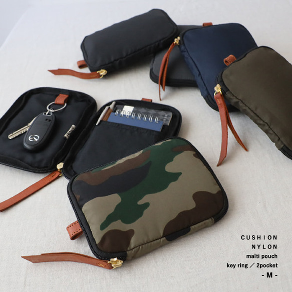 ⁂ラスト６　Mサイズ　クッション入り　ナイロン　キーケース　通帳　 キーリング　牛革レザー　軽量　クリスマス　S09E 1枚目の画像