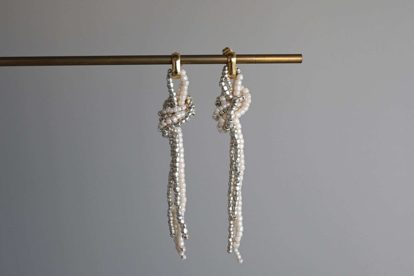 メランジノットピアス