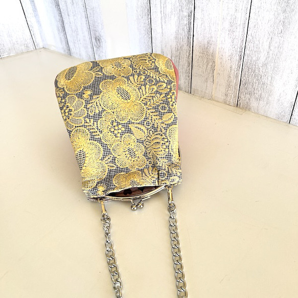 creema限定　素敵な刺繍、携帯ポーチ,スマイルフラワー 4枚目の画像