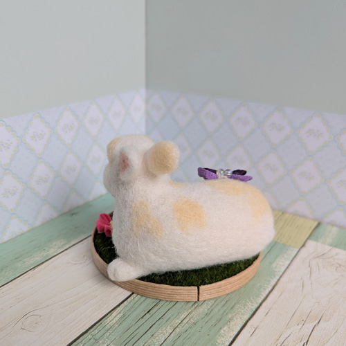 箱庭風・ドワーフうさぎとお花畑と蝶々 羊毛フェルト MIMI美