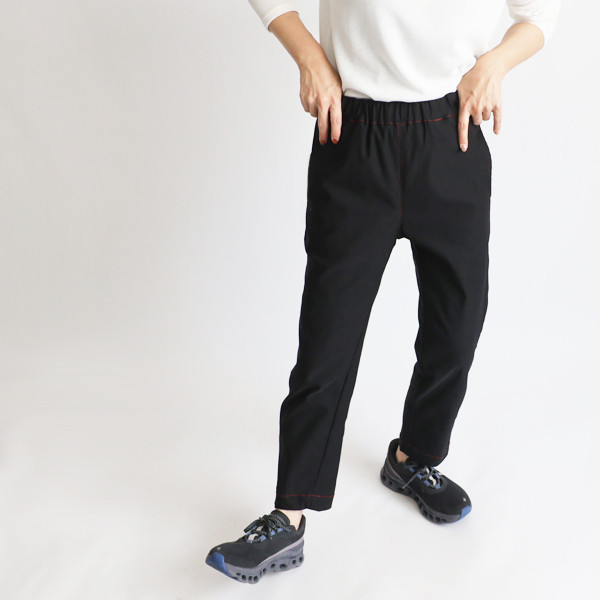 春うららＳＡＬＥ　８５cm　赤糸ステッチ斜横ぐーんと伸びる伸縮ストレッチ　スッキリ脚長パンツ レギパン巻き縫い黒R84B