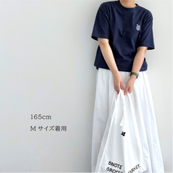 フラワーブローチ Tシャツ（ネイビー）【在庫限り】 3枚目の画像
