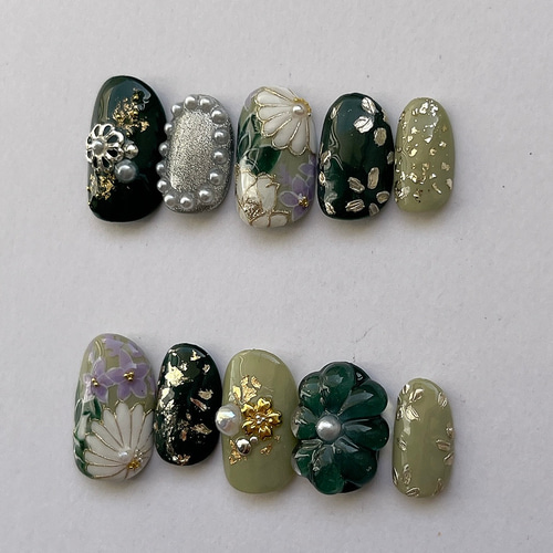 和柄ネイル 緑×白×赤×銀 ぷっくりフラワー ネイルチップ（つけ爪