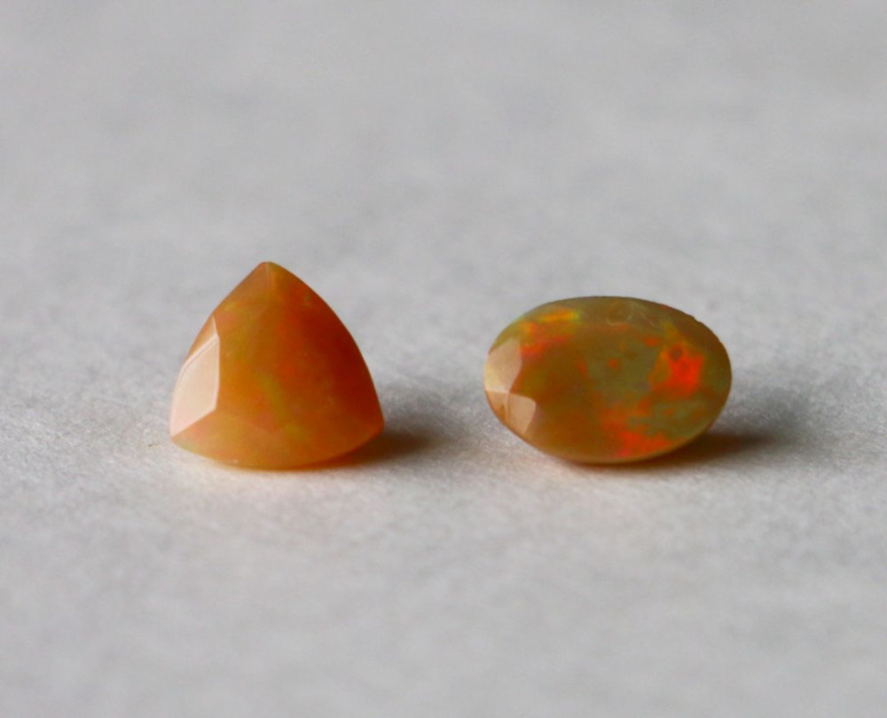 2.４ｃｔ　天然石　オパール　オーバル　トリリオン　ルース　2個セット