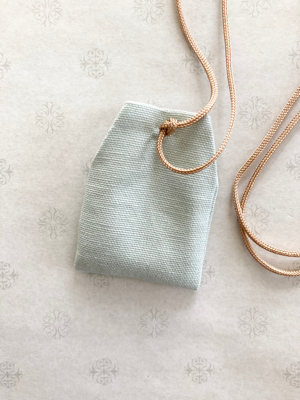 お守り袋　ミニサイズ  デコレクションズ　首かけタイプ♡ふんわり裏地付き　送料無料 2枚目の画像