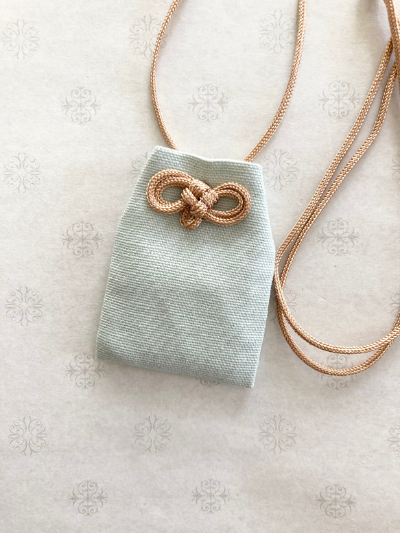 お守り袋　ミニサイズ  デコレクションズ　首かけタイプ♡ふんわり裏地付き　送料無料 1枚目の画像