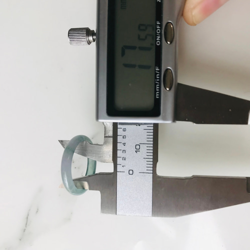 [R290-005］ 翡翠　くりぬきリング　天然石　グアテマラ産　指輪　15号 R290-005］ 翡翠くりぬきリング天然石グアテマラ産指輪15号