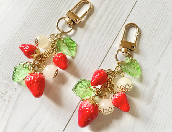 いちご キーホルダー / ファスナーチャーム / バッグチャーム