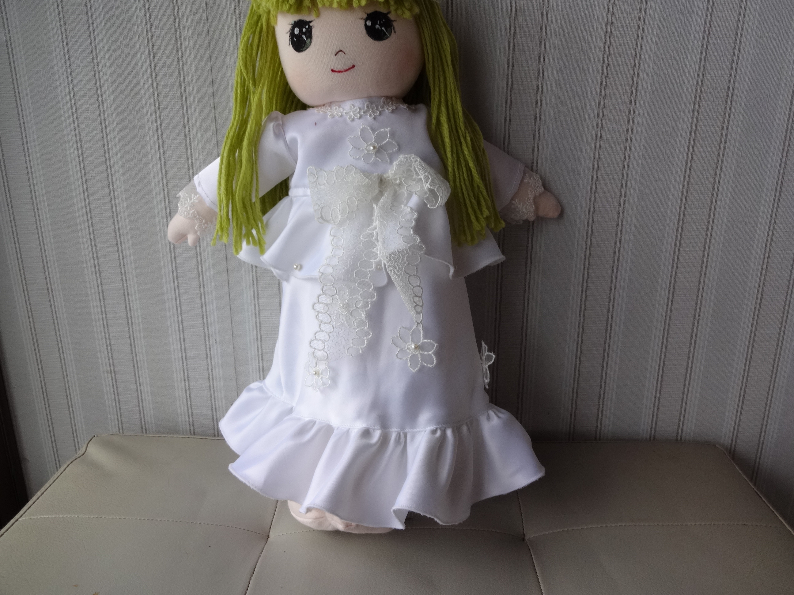 可愛い抱き人形　着せ替え１６点付き　送料無料（２）