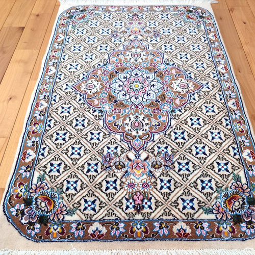ペルシャ絨毯　ナイン　手作り ペルシャ絨毯 ナイン産 ノーラ 玄関マット 94x63cm ジョーシャ