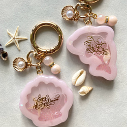 シェル　貝殻　ウーパールーパー&しろねこ　シャカシャカキーホルダー シェル 貝殻 ウーパールーパー&しろねこ シャカシャカ