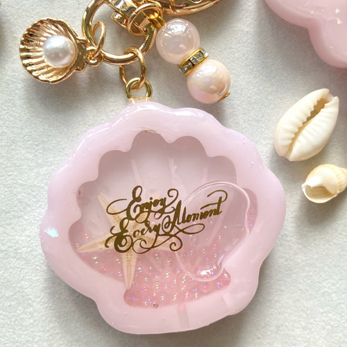 シェル　貝殻　ウーパールーパー&しろねこ　シャカシャカキーホルダー 貝 いるか シェイカーキーホルダー シャカシャカキーホルダー
