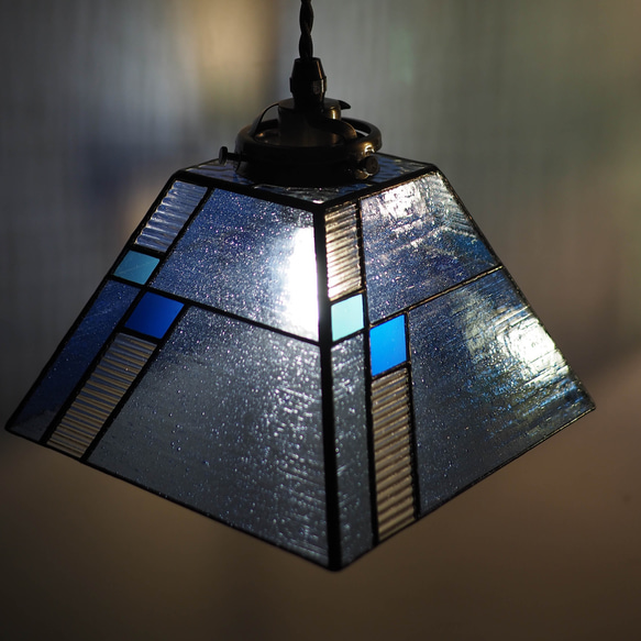 泡入りガラスのペンダントランプ 青系 ステンドグラス ペンダント