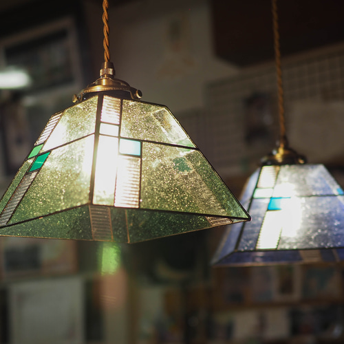 ペンダントライト 緑色 ステンドグラス グリーン・緑系】ステンドグラスミニペンダントライト花型｜吊