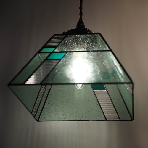 泡入りガラスのペンダントランプ 緑系 ステンドグラス