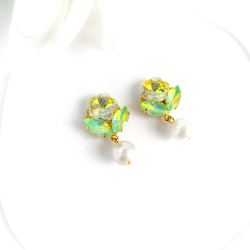 キラキラお花ビジューとパールのピアス　(イヤリング) 7枚目の画像