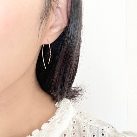 [ピアス]槌目のシンプルマーキスフックピアス 4枚目の画像