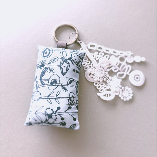 プチギフトにも！ミナペルホネン ハギレキーホルダーno.30 キーリング