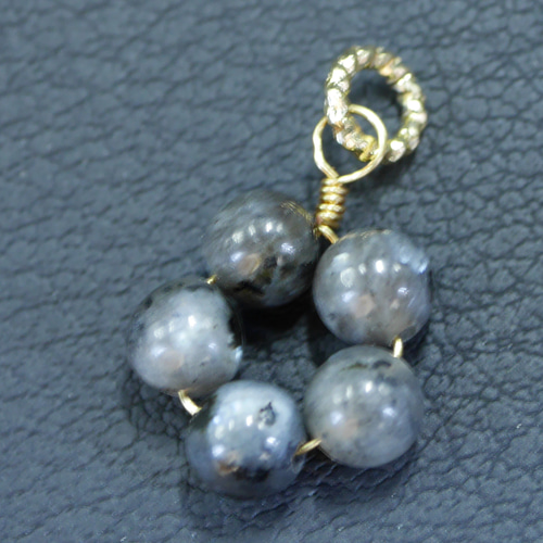 14KGF】フラワーモチーフラルビカイトの大人可愛いペンダントトップ