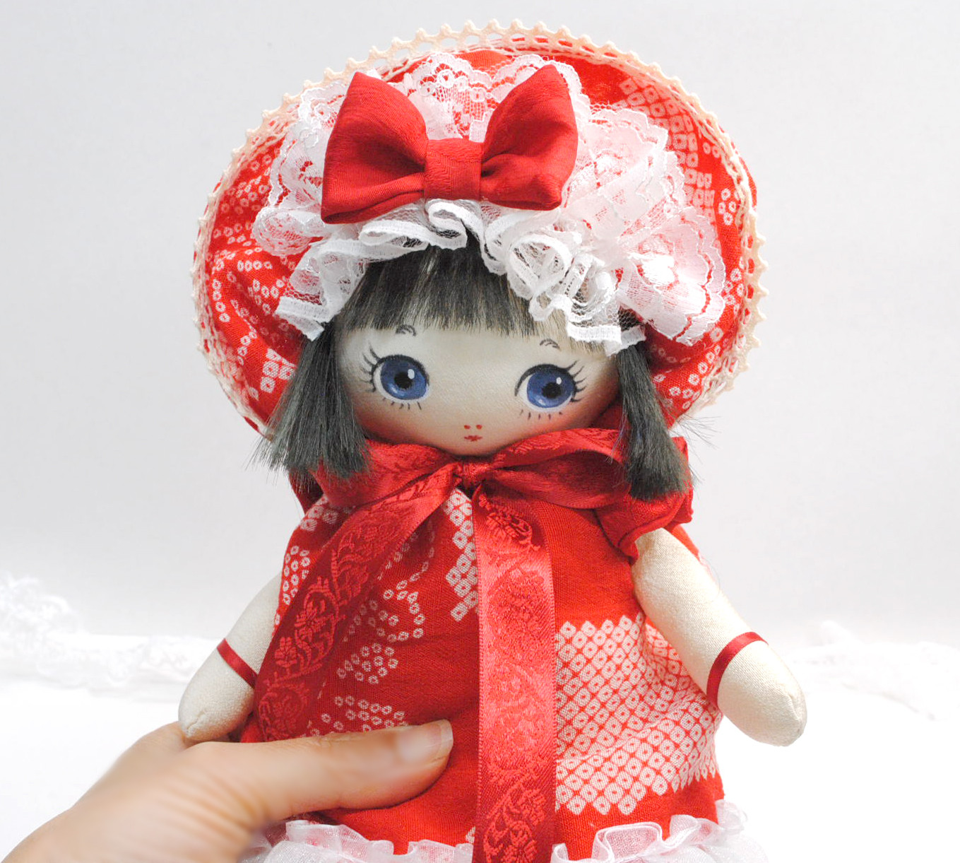 レース付き赤いドレスの人形 フランス人形 ドレス レース 赤色 レトロ フランス人形-1 | 山本