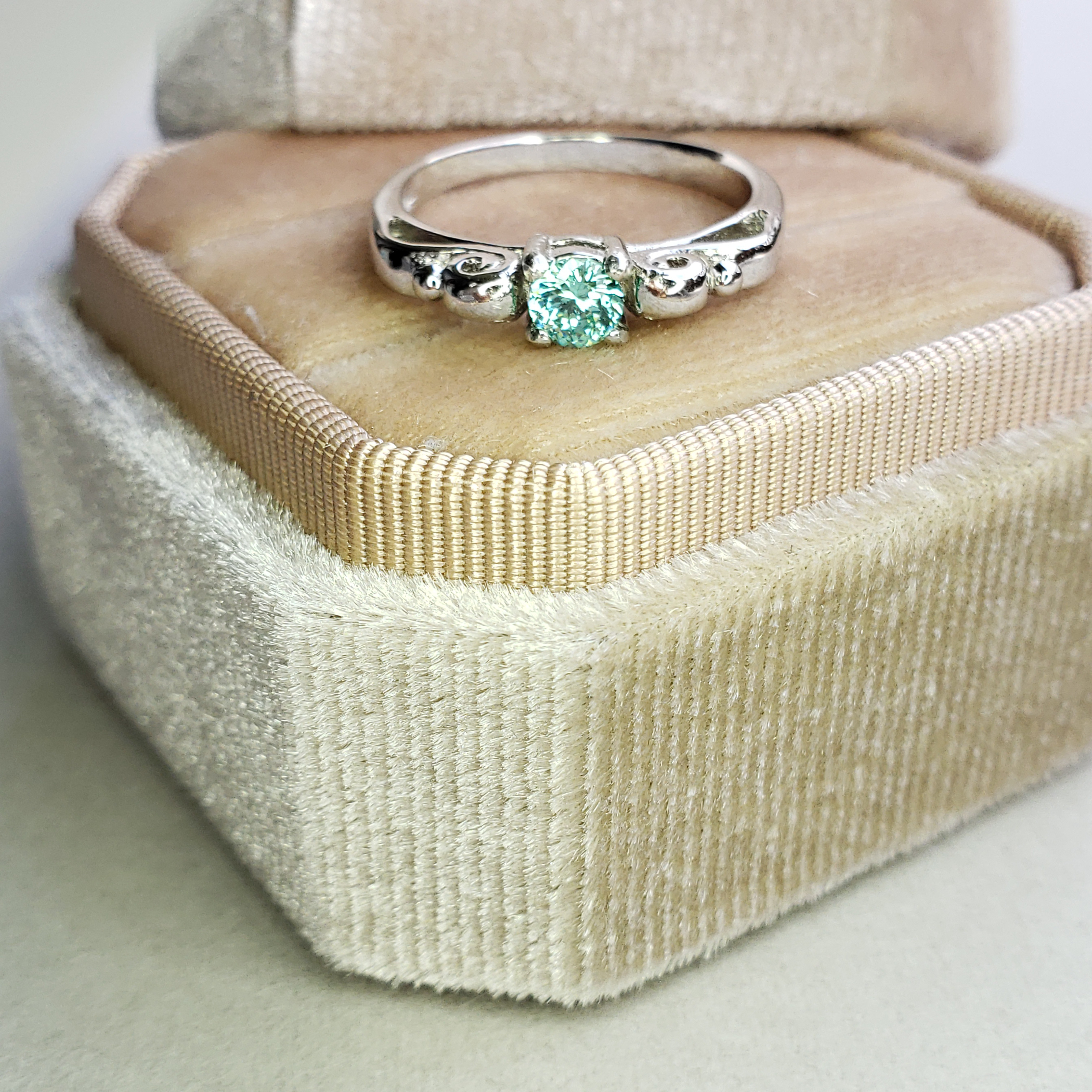 奇跡の輝き　天然トルマリン粉末混　人工パライバトルマリン　ネオンブルー　スクロールシルバーリング　サイズ