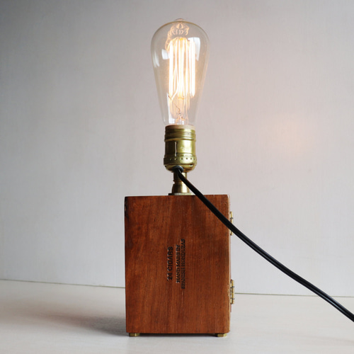 コレクティブルシガーボックスミニテーブルライト卓上照明｜葉巻煙草