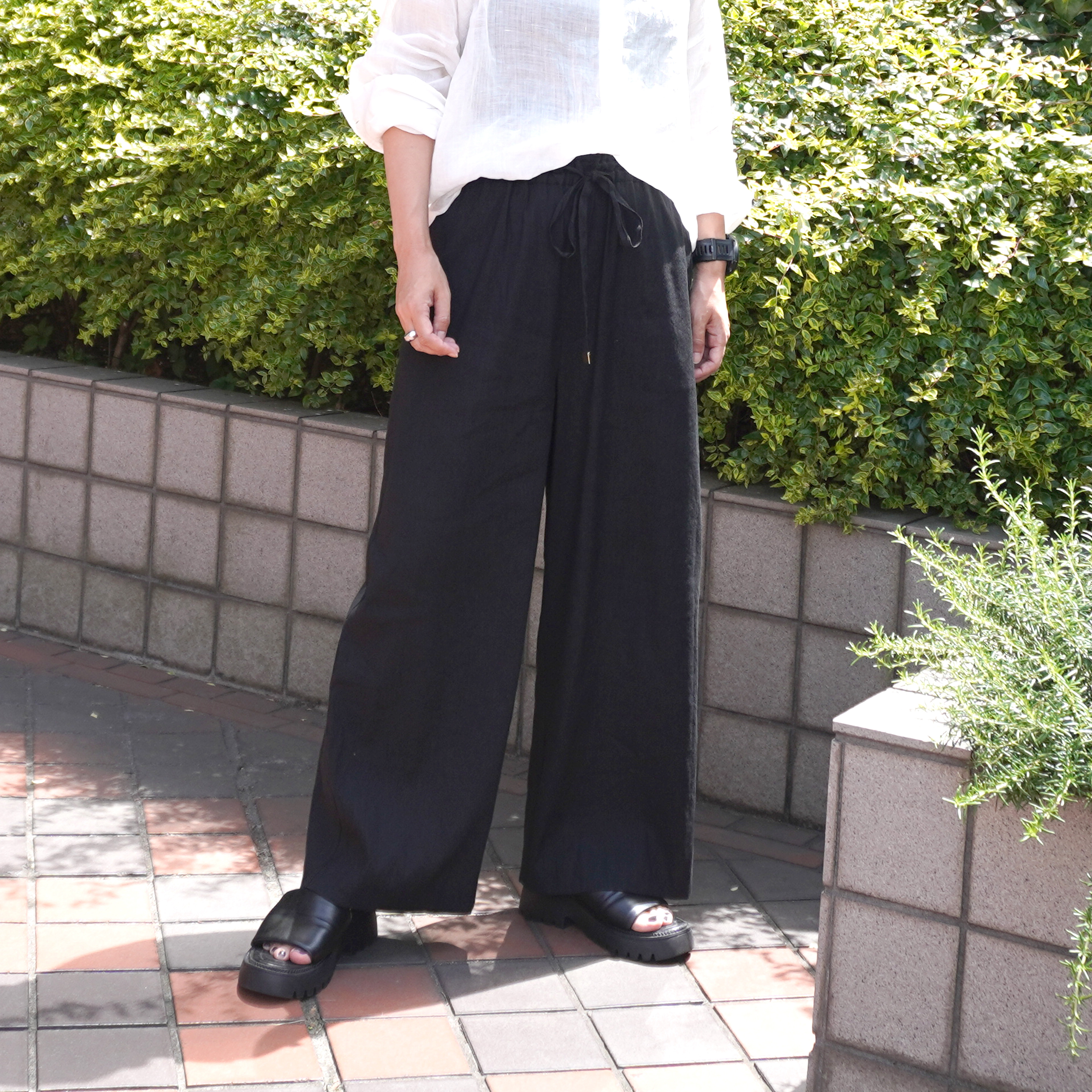 【リネンワイドパンツ】リネン混でサラッと涼しいワイドパンツ　ストレッチで履きやすい　　麻　日本製　ブラック