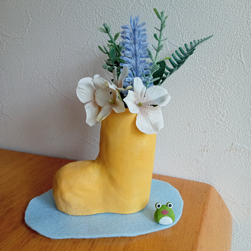 黄色の長靴 花瓶 造花 生花 小瓶 カエル 梅雨 6月 置物 飾り 一輪挿し