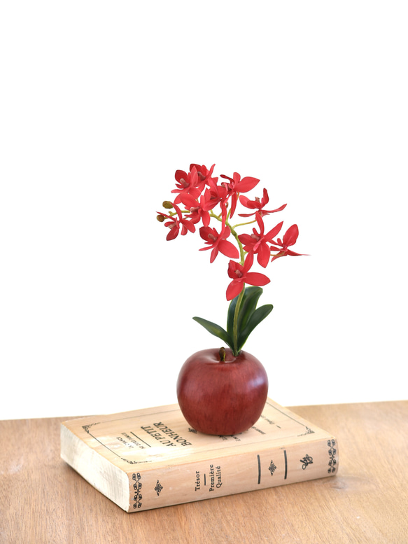 アップル＋オーキッド！？ 赤いりんごと蘭(レッド)　アーティフィシャルフラワー　咲き続けるフラワーインテリア 8枚目の画像