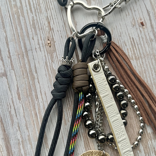 限定1 パラコードとレザー バッグチャーム じゃらじゃらバッグチャーム