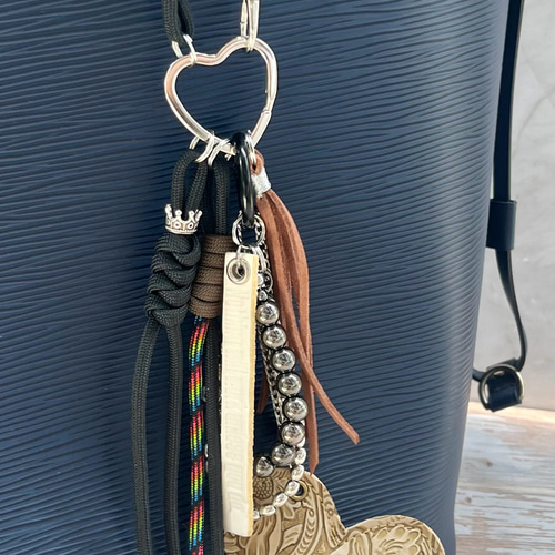 限定1 パラコードとレザー バッグチャーム じゃらじゃらバッグチャーム