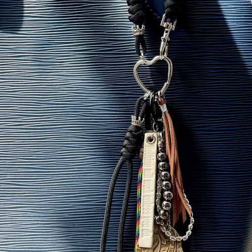 限定1 パラコードとレザー バッグチャーム じゃらじゃらバッグチャーム