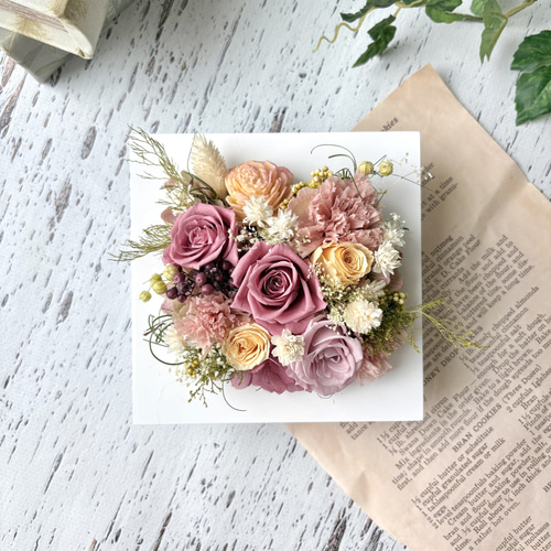 プリザーブドフラワー　くすみピンク　アレンジメント　くすみカラー くすみカラー ナチュラルな プリザーブドフラワー フレーム