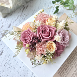 プリザーブドフラワー　くすみピンク　アレンジメント　くすみカラー くすみカラーの上品フレームアレンジ /プリザーブドフラワー/BOX