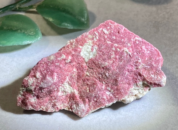 チューライト ピンク 翡翠 原石 桃簾石 ラフストーン 天然石 東洋
