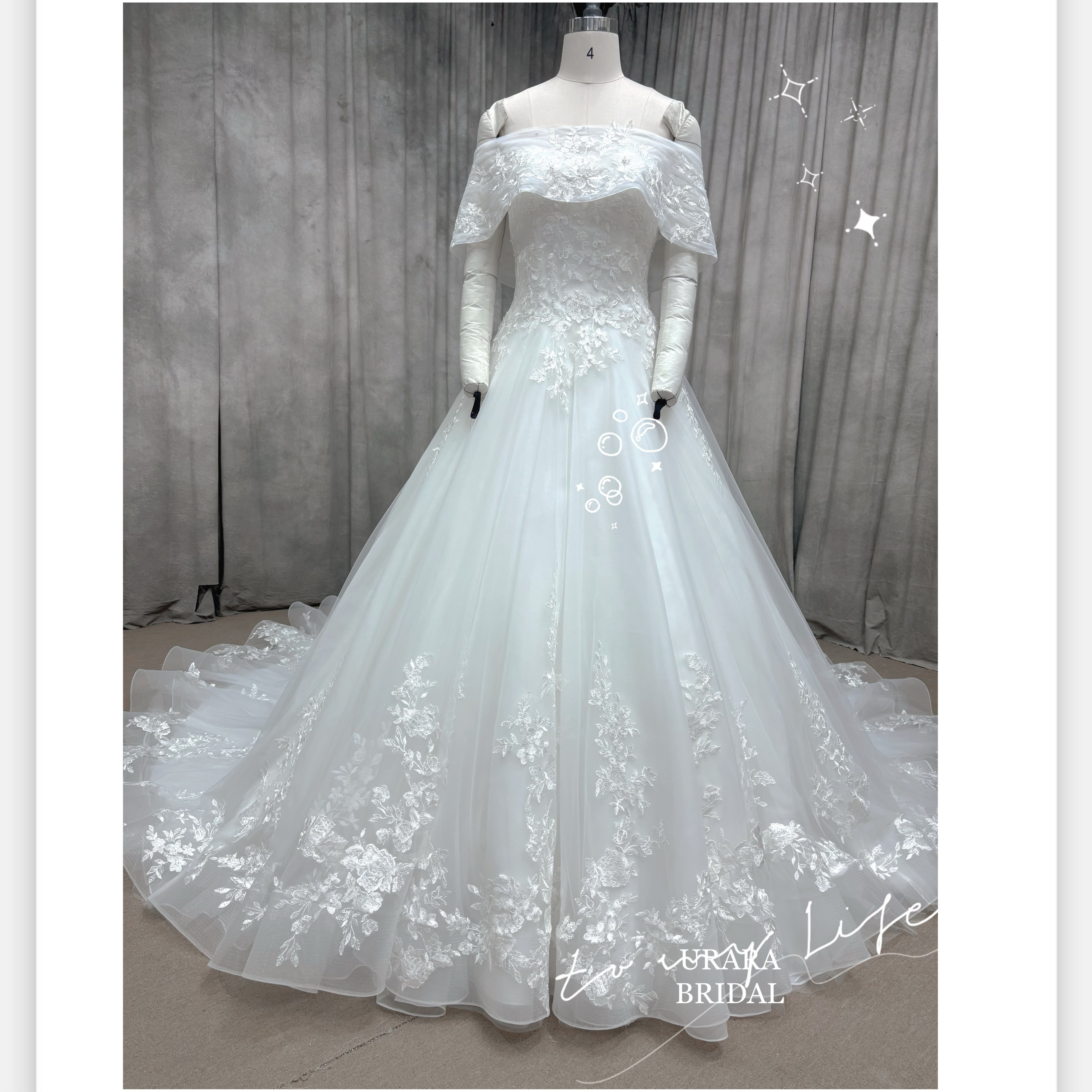 王道クラシカルレース｜Aライン オフショルダー ウェディングドレス（ロングトレーン付き）