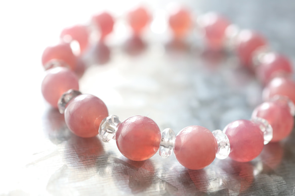 ☆プレミアムブレス☆…☆マダガスカル産・ラズベリークォーツ：9.5ミリ  