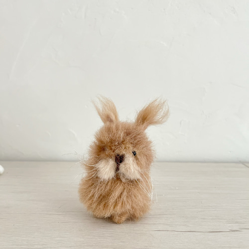 ミルクティーカラーのふわふわ うさぎさん*´ㅅ`* ニードルフェルト