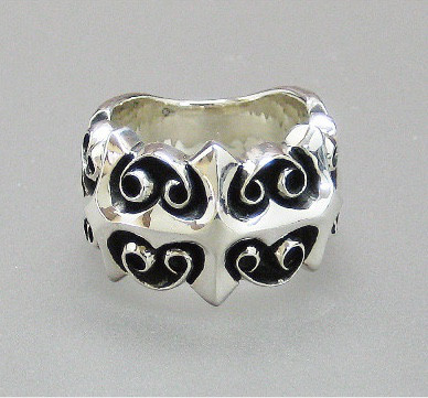 《triple cross》スリーポイントクロスリング｜silver925・鏡面＋燻し・彫刻的フォルム・メンズ