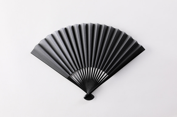 日本/土佐和紙　京扇子　箔図 image3 黒骨 7枚目の画像