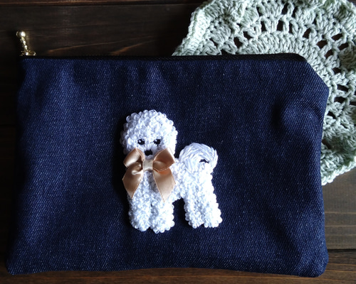 PRADA 犬刺繍ポーチ PRADA 犬刺繍ポーチ