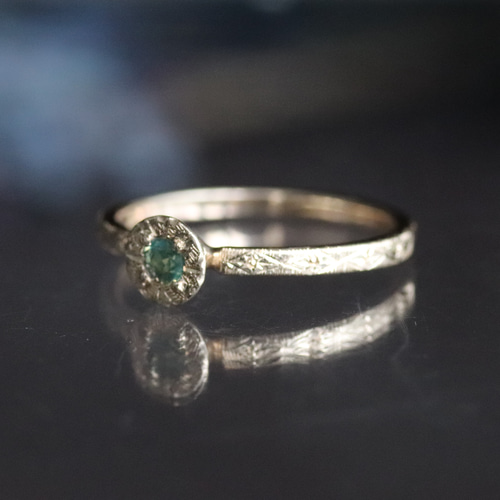 K10 天然アレキサンドライト 0.09カラットの10金リング 一点物